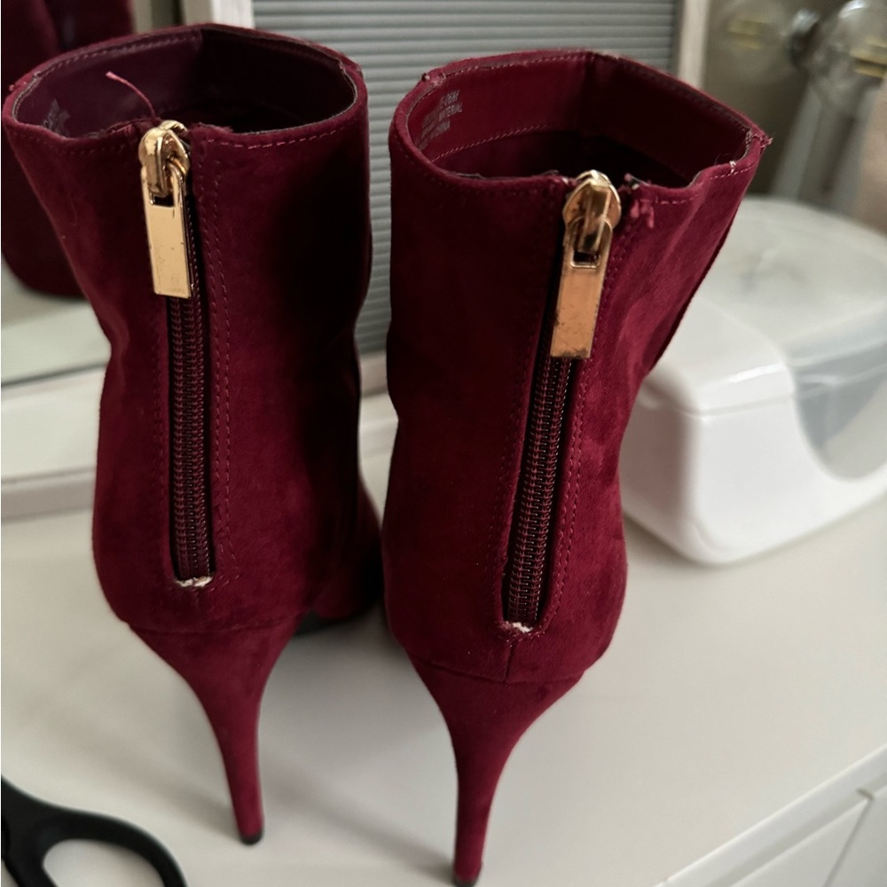 Red heels - Picture 2 of 2